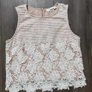 Cute detailed white and tan tank top M